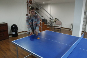 Elder Livi ping pong